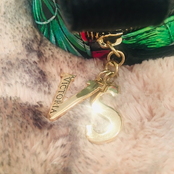 Victoria 💕Secret Fanny Pack - Picture 6 of 8